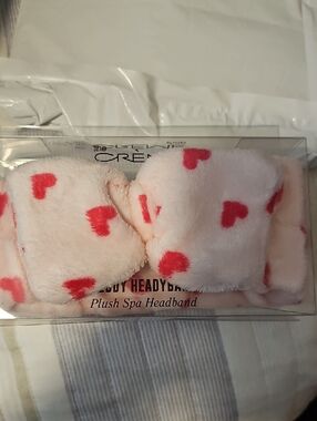 The Creme Shop Plush Spa Headband with Red Hearts - Soft Pink Bow